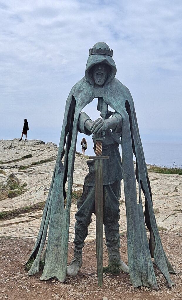 sculpture of King Arthur